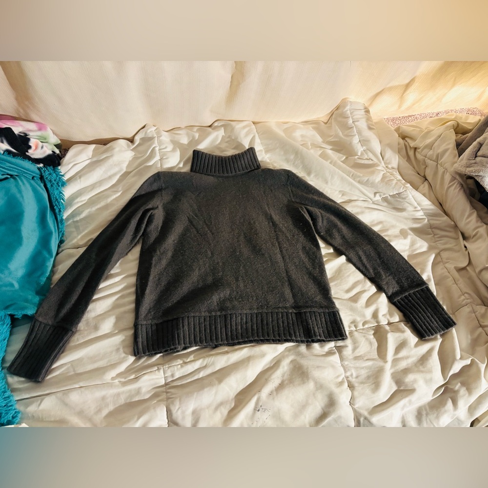 VINCE Grey Cashmere Turtleneck Sweater, Size XS